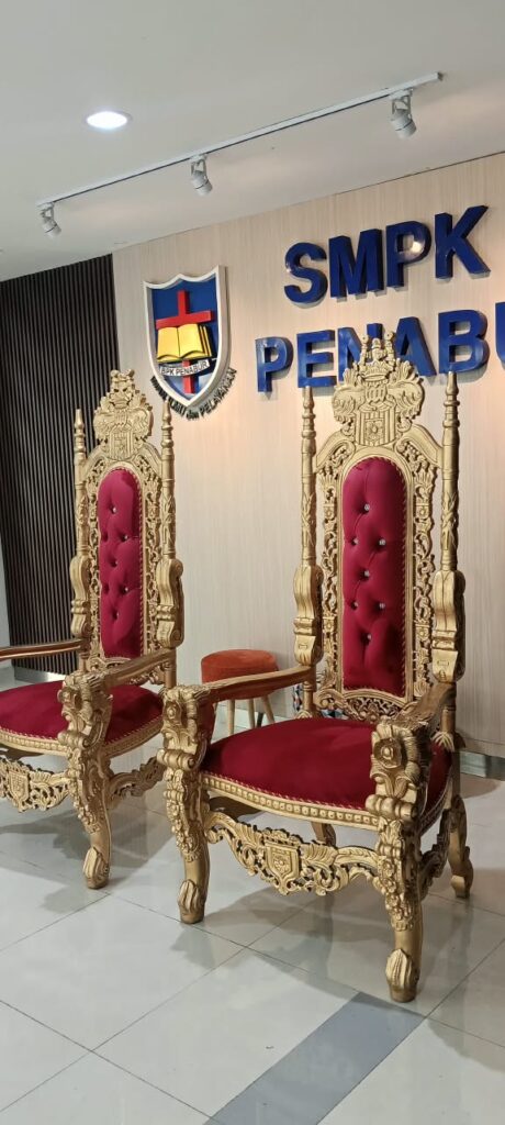 SEWA KURSI SINGGASANA MEWAH UNTUK WEDDING & EVENT JAKARTA